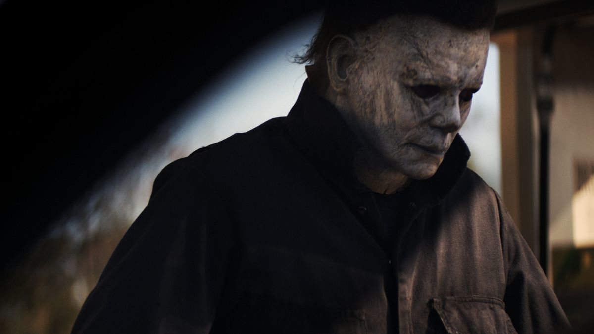 Check Out the BehindtheScenes Photo of Michael Myers Unmasked!